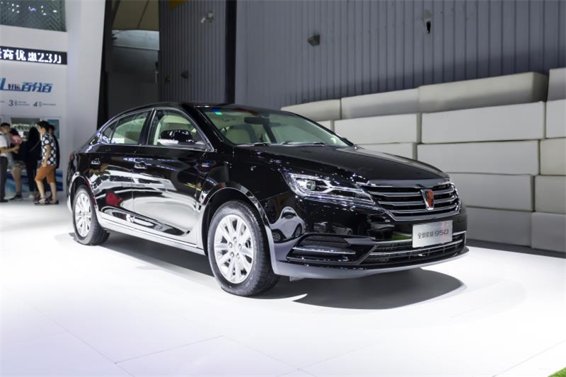 全新榮威950、榮威e950定義“高級(jí)轎車” 成都車展亮相售價(jià)16.88萬(wàn)起 互聯(lián)網(wǎng)汽車上市一周年 系統(tǒng)升級(jí)帶來(lái)顛覆式進(jìn)化